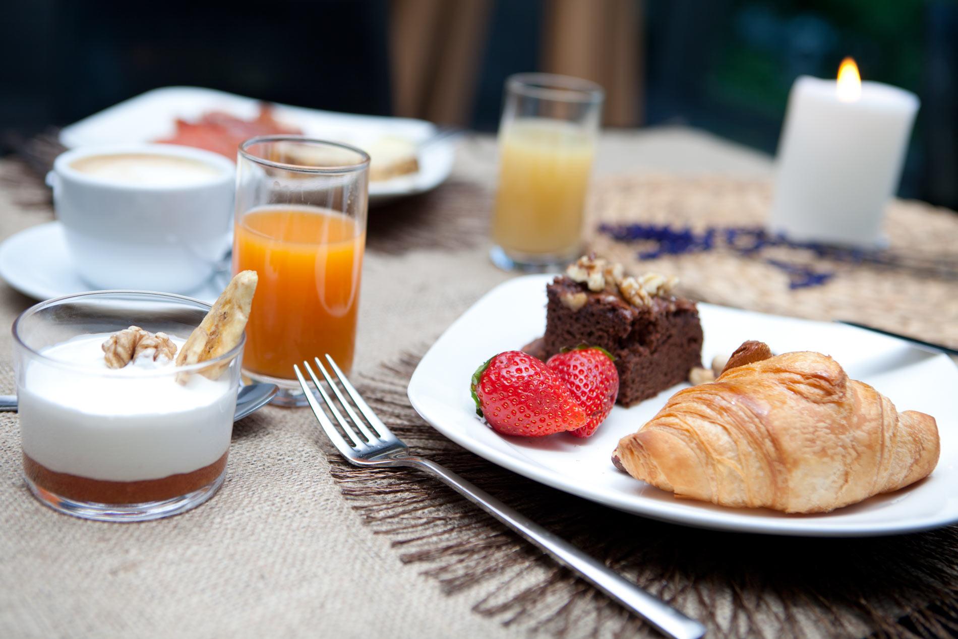 호텔 그란 빌바오 외부 사진 Breakfast