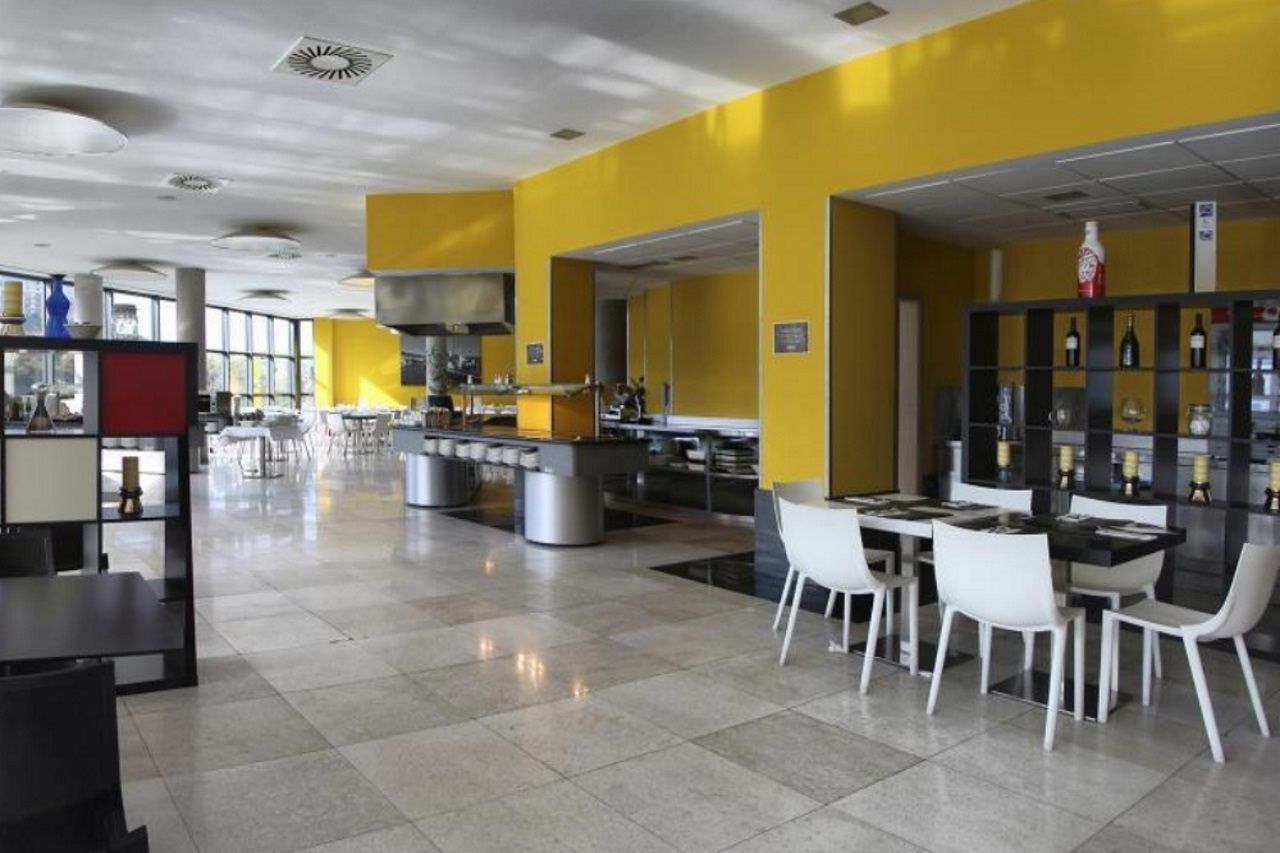 호텔 그란 빌바오 외부 사진 Interior of a hotel